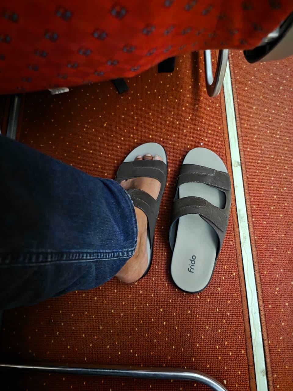Frido — Cloud Comfort Sandal