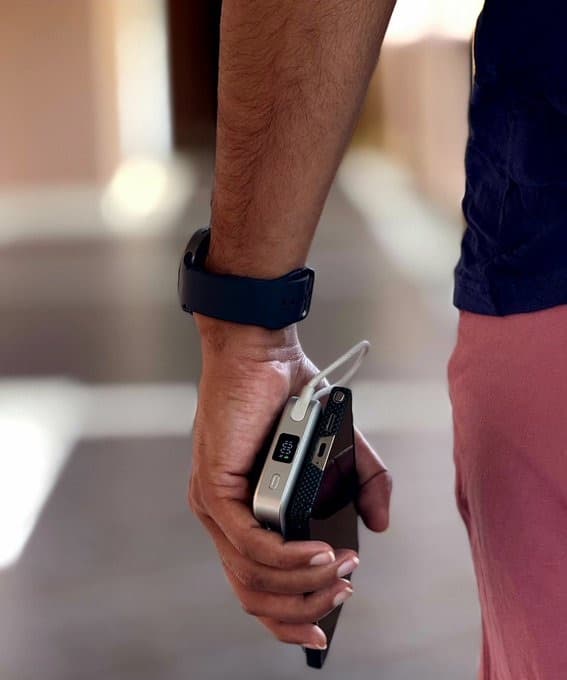 Stuffcool — Hand carry