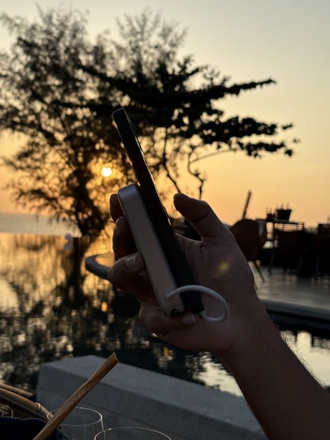 Stuffcool — Sunset carry